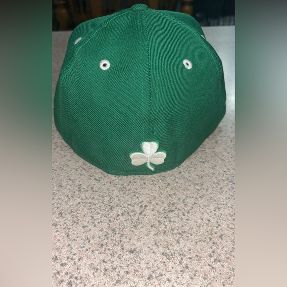 Fitted New Era Philadelphia Flyers Green Shamrock Hat. - Picture 5 of 6